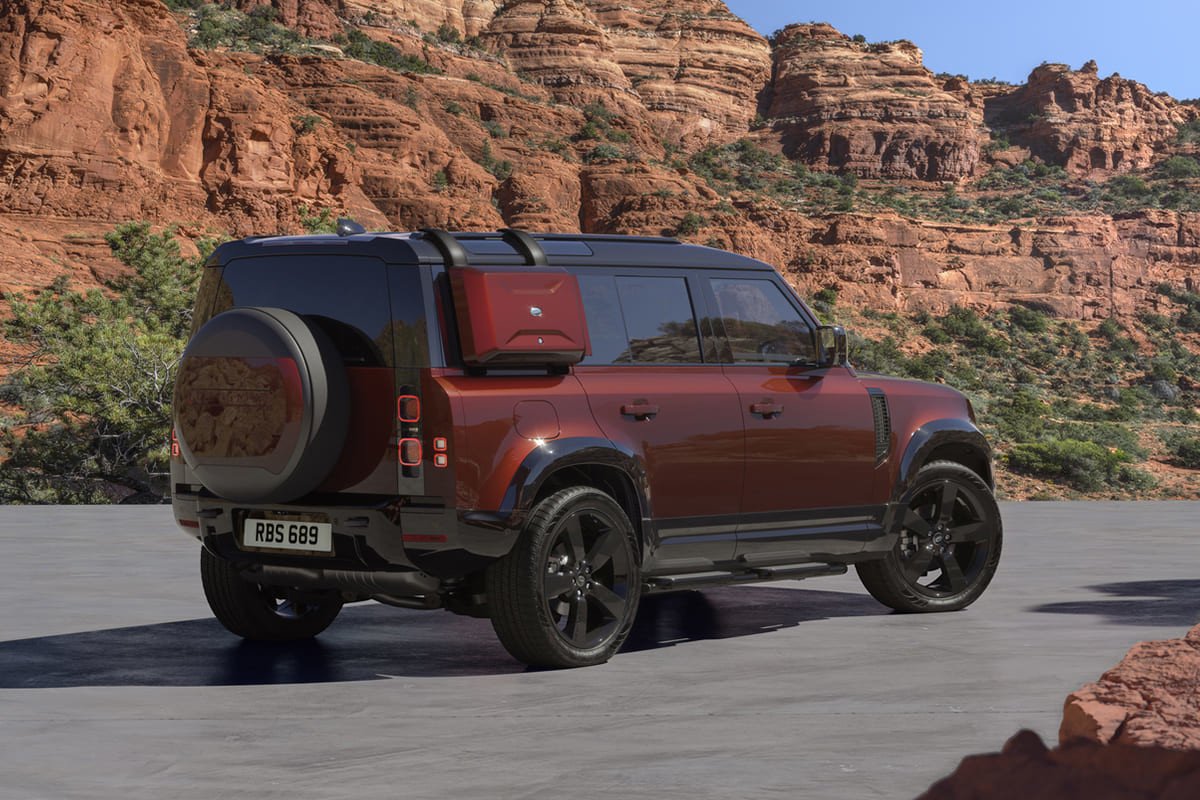 land rover defender 2024_3