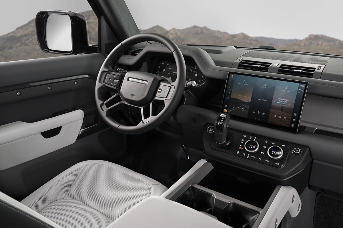 land rover defender 2024_5