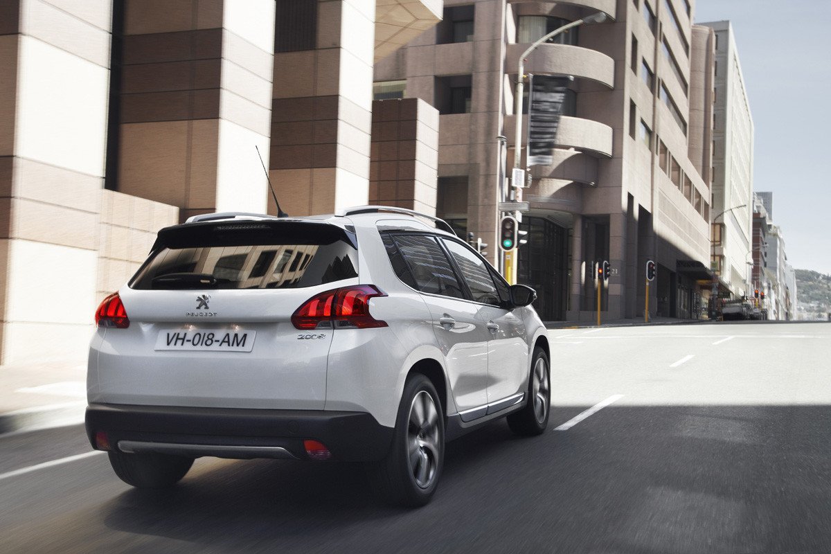 Peugeot 2008 Hybrid Air ¿cómo funciona el coche híbrido de gasolina y aire comprimido?