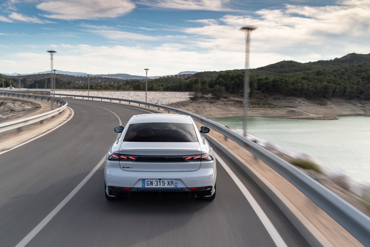 Prueba Peugeot 508 PSE: deportividad híbrida a la francesa