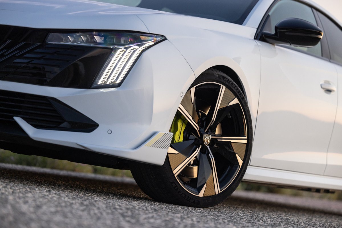 Prueba Peugeot 508 PSE: deportividad híbrida a la francesa