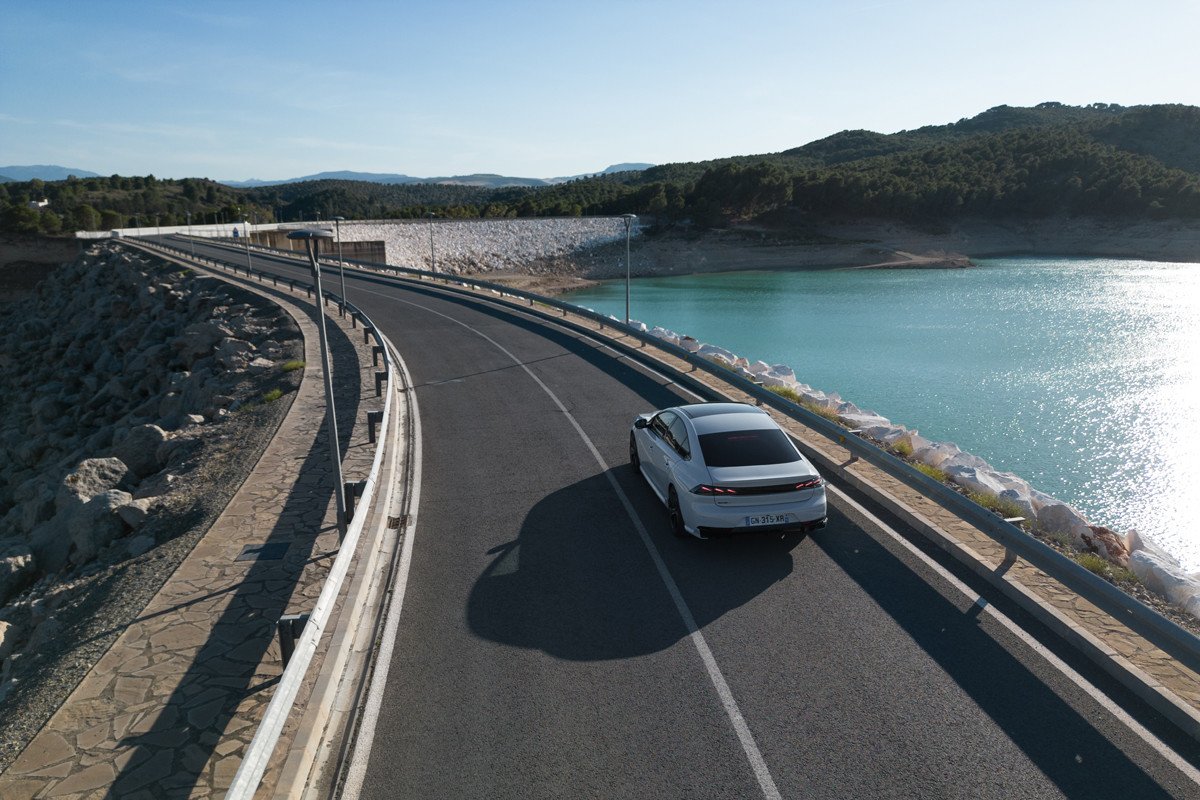 Prueba Peugeot 508 PSE: deportividad híbrida a la francesa