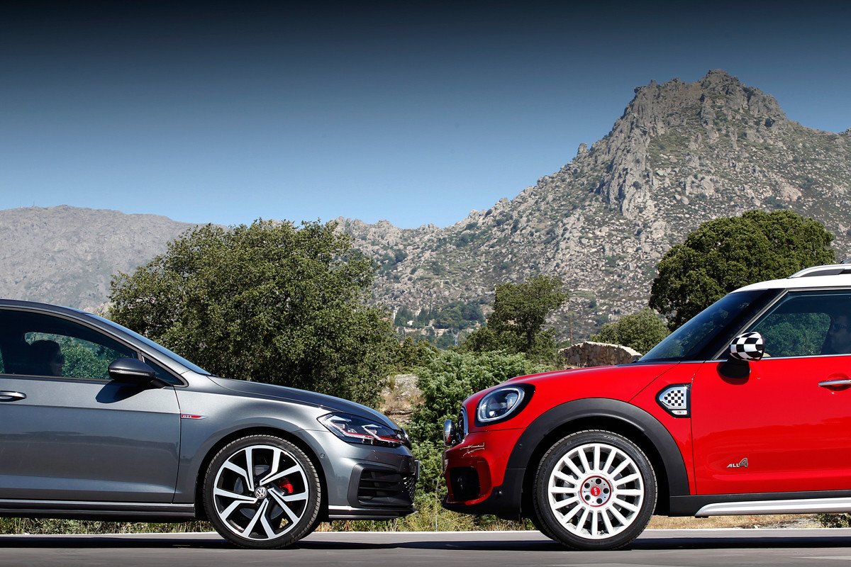 Comparativa: Volkswagen Golf GTI vs Mini Countryman Cooper S
