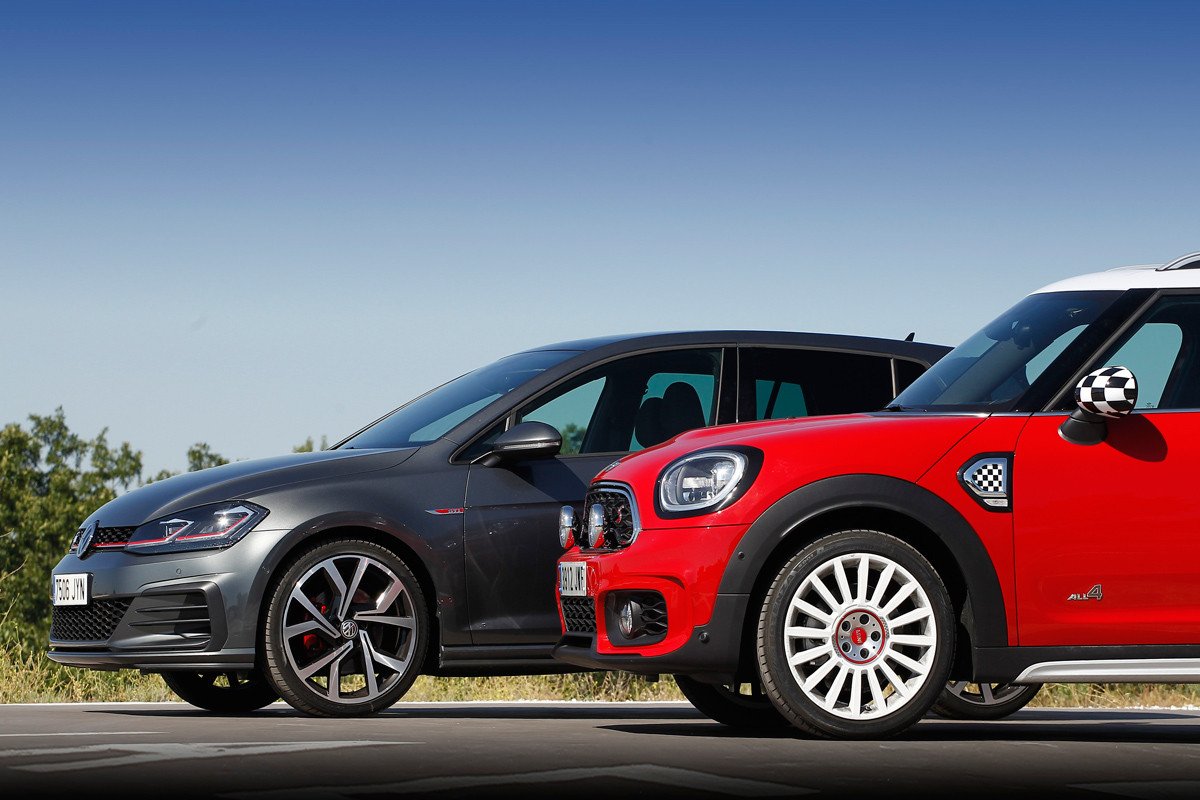 Comparativa: Volkswagen Golf GTI vs Mini Countryman Cooper S