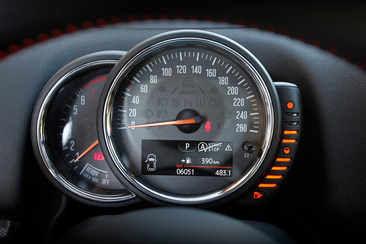 Comparativa: Volkswagen Golf GTI vs Mini Countryman Cooper S