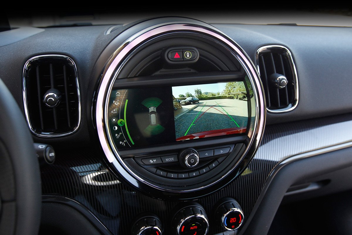 Comparativa: Volkswagen Golf GTI vs Mini Countryman Cooper S