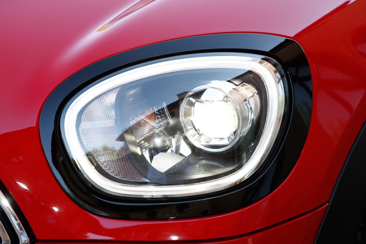 Comparativa: Volkswagen Golf GTI vs Mini Countryman Cooper S