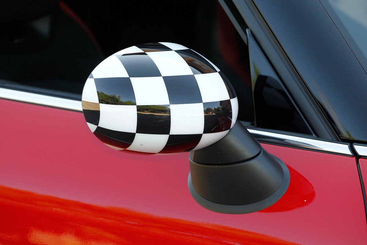 Comparativa: Volkswagen Golf GTI vs Mini Countryman Cooper S