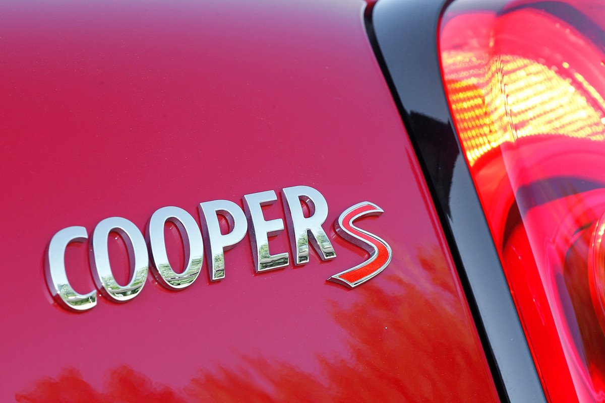 Comparativa: Volkswagen Golf GTI vs Mini Countryman Cooper S