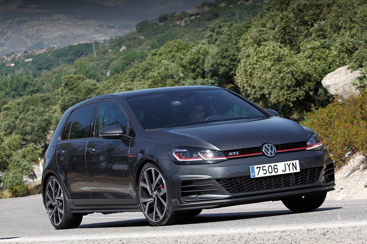 Comparativa: Volkswagen Golf GTI vs Mini Countryman Cooper S