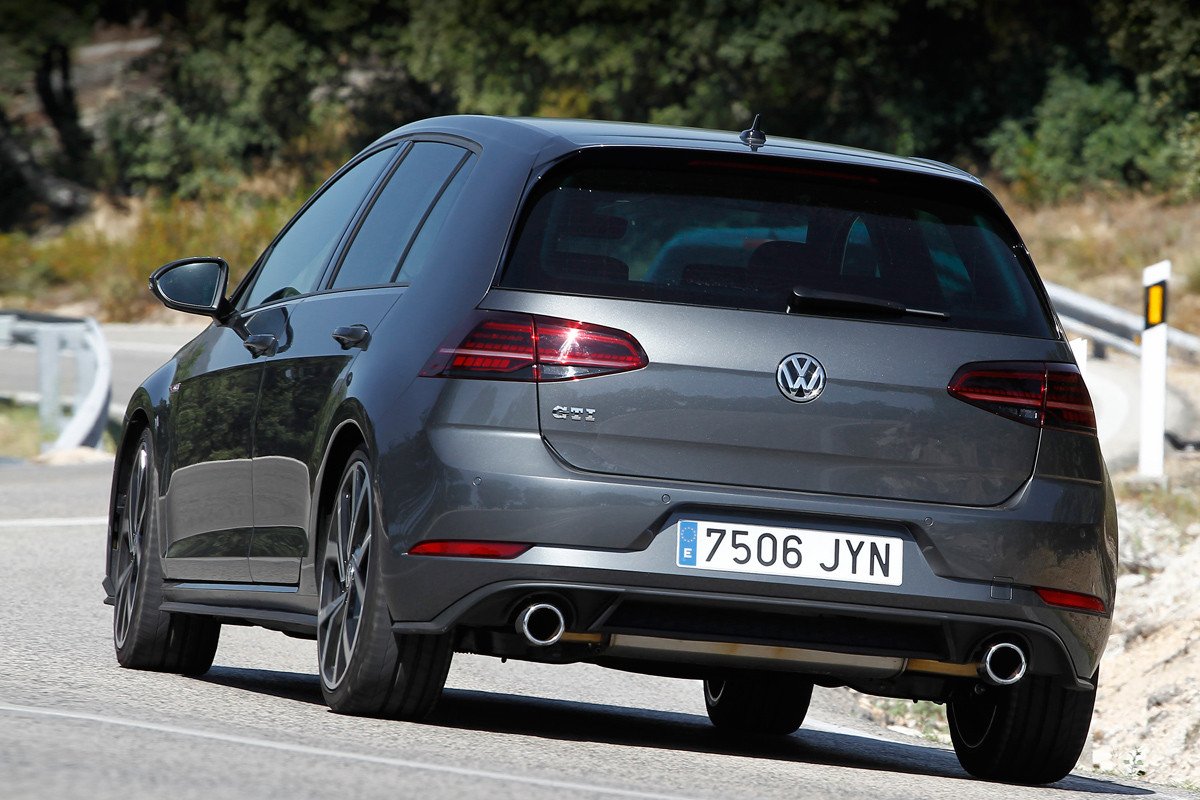 Comparativa: Volkswagen Golf GTI vs Mini Countryman Cooper S