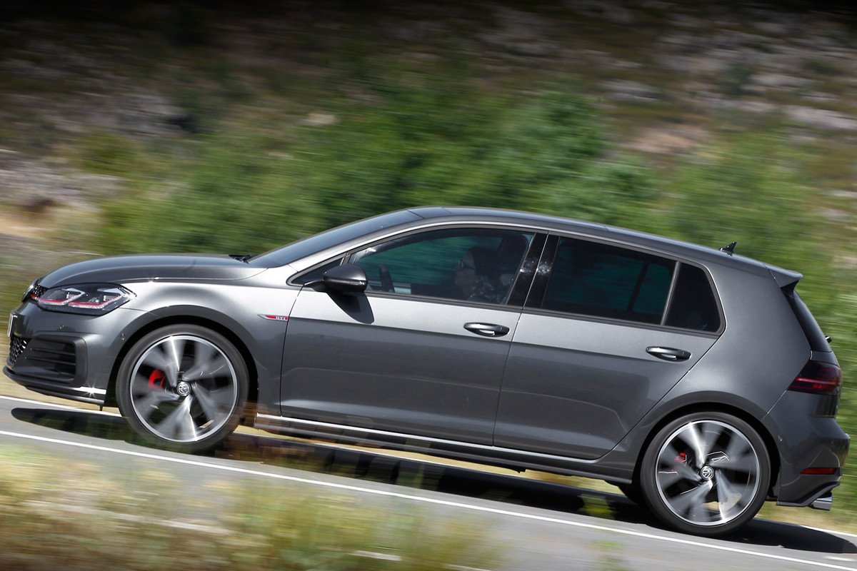 Comparativa: Volkswagen Golf GTI vs Mini Countryman Cooper S