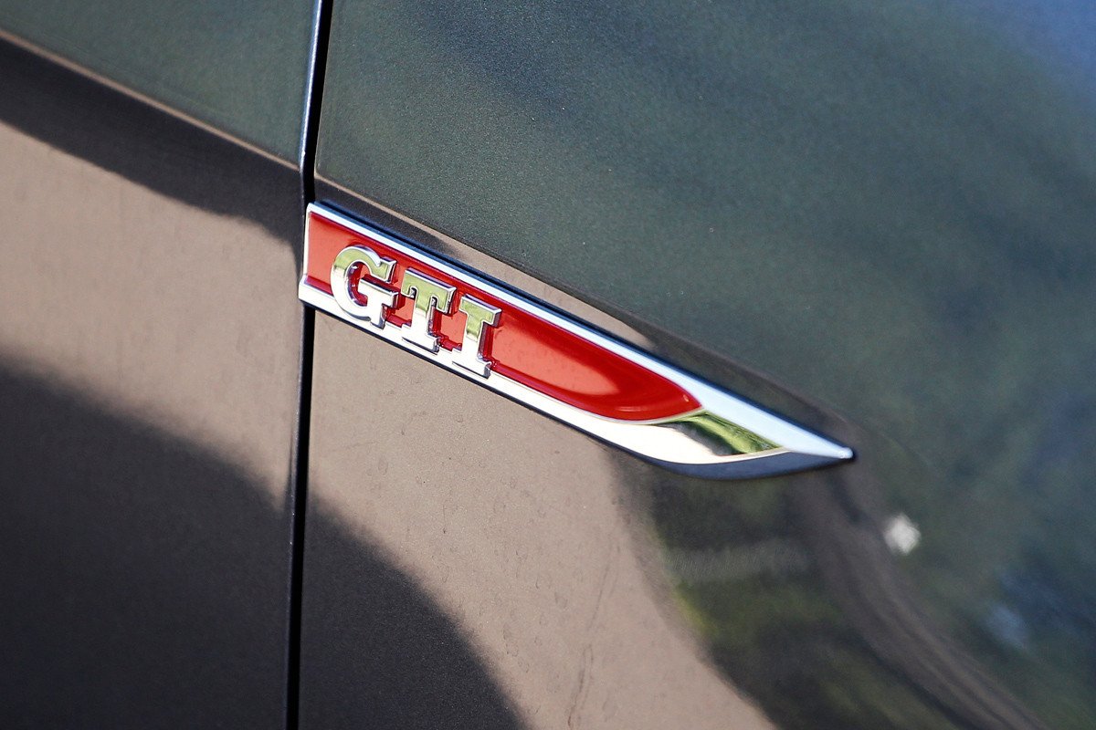 Comparativa: Volkswagen Golf GTI vs Mini Countryman Cooper S