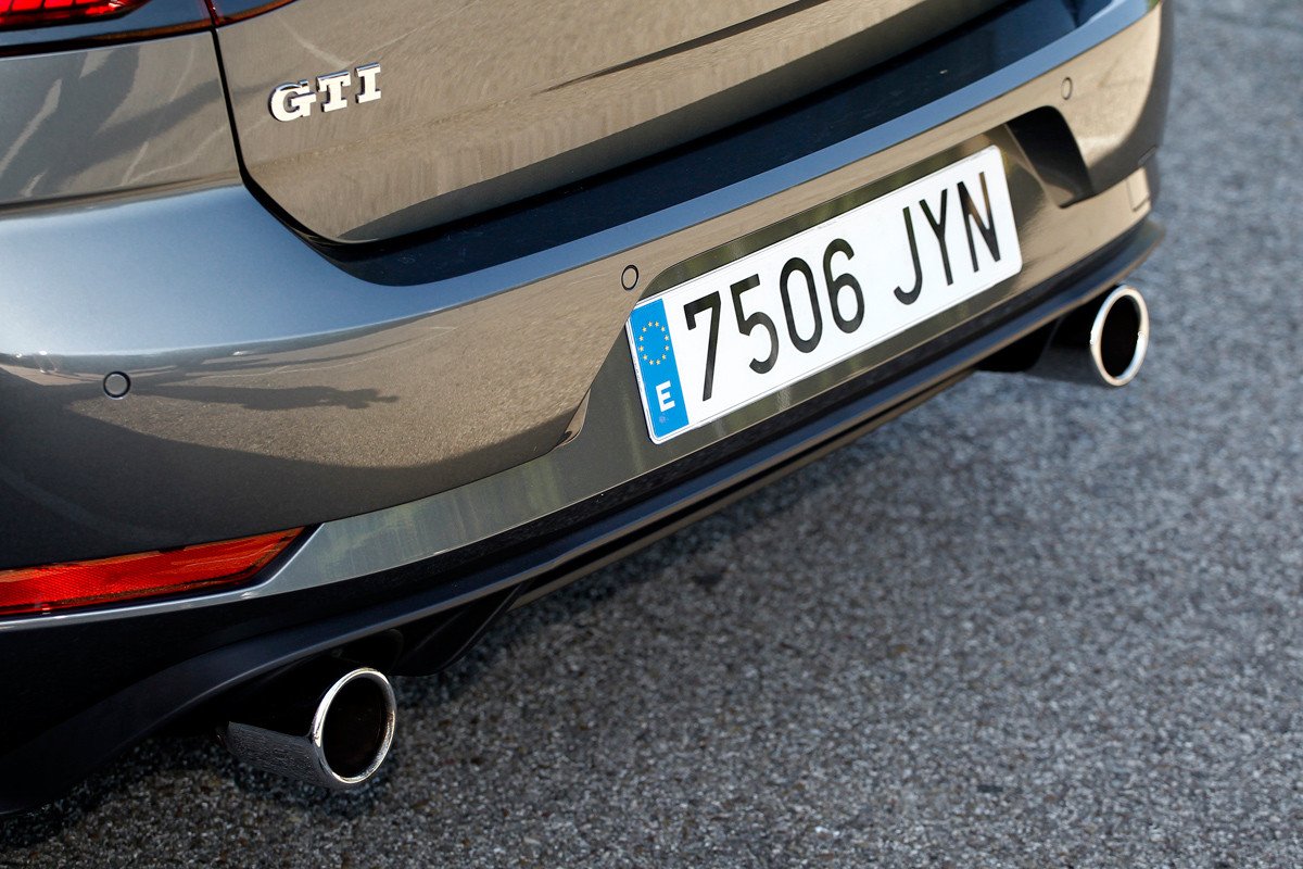 Comparativa: Volkswagen Golf GTI vs Mini Countryman Cooper S