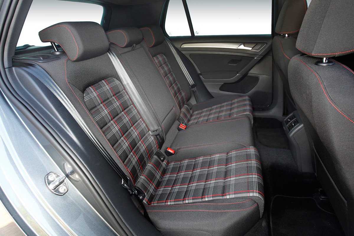 Comparativa: Volkswagen Golf GTI vs Mini Countryman Cooper S