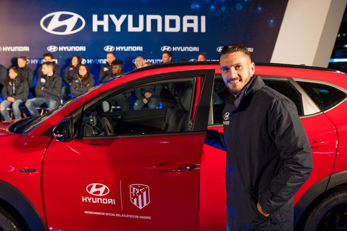 Hyundai entrega al Atlético de Madrid masculino y femenino sus nuevos coches