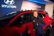 Hyundai entrega al Atlético de Madrid masculino y femenino sus nuevos coches