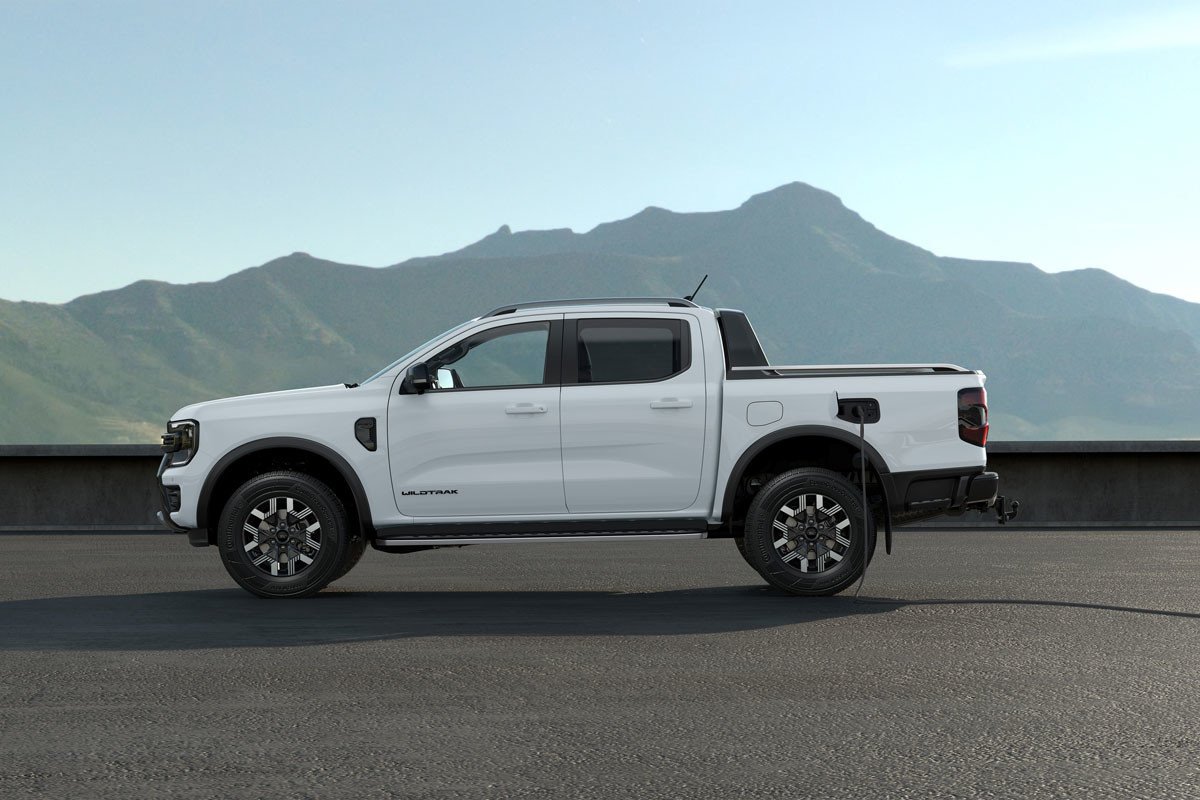 El Ford Ranger se vuelve híbrido enchufable, aunque no llegará hasta 2025