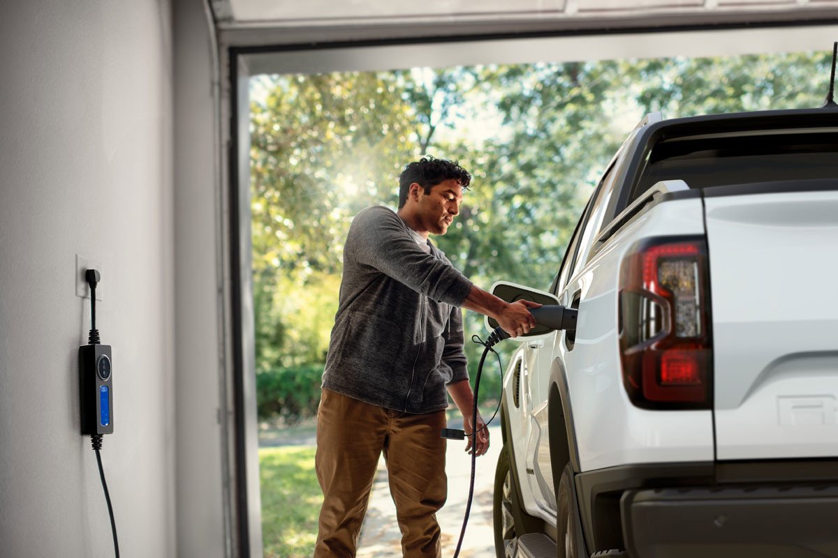 El Ford Ranger se vuelve híbrido enchufable, aunque no llegará hasta 2025