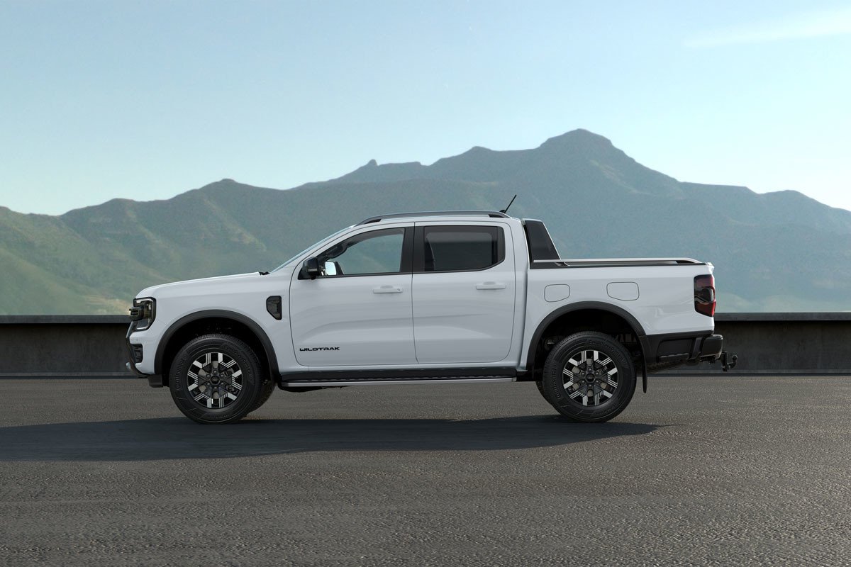 El Ford Ranger se vuelve híbrido enchufable, aunque no llegará hasta 2025