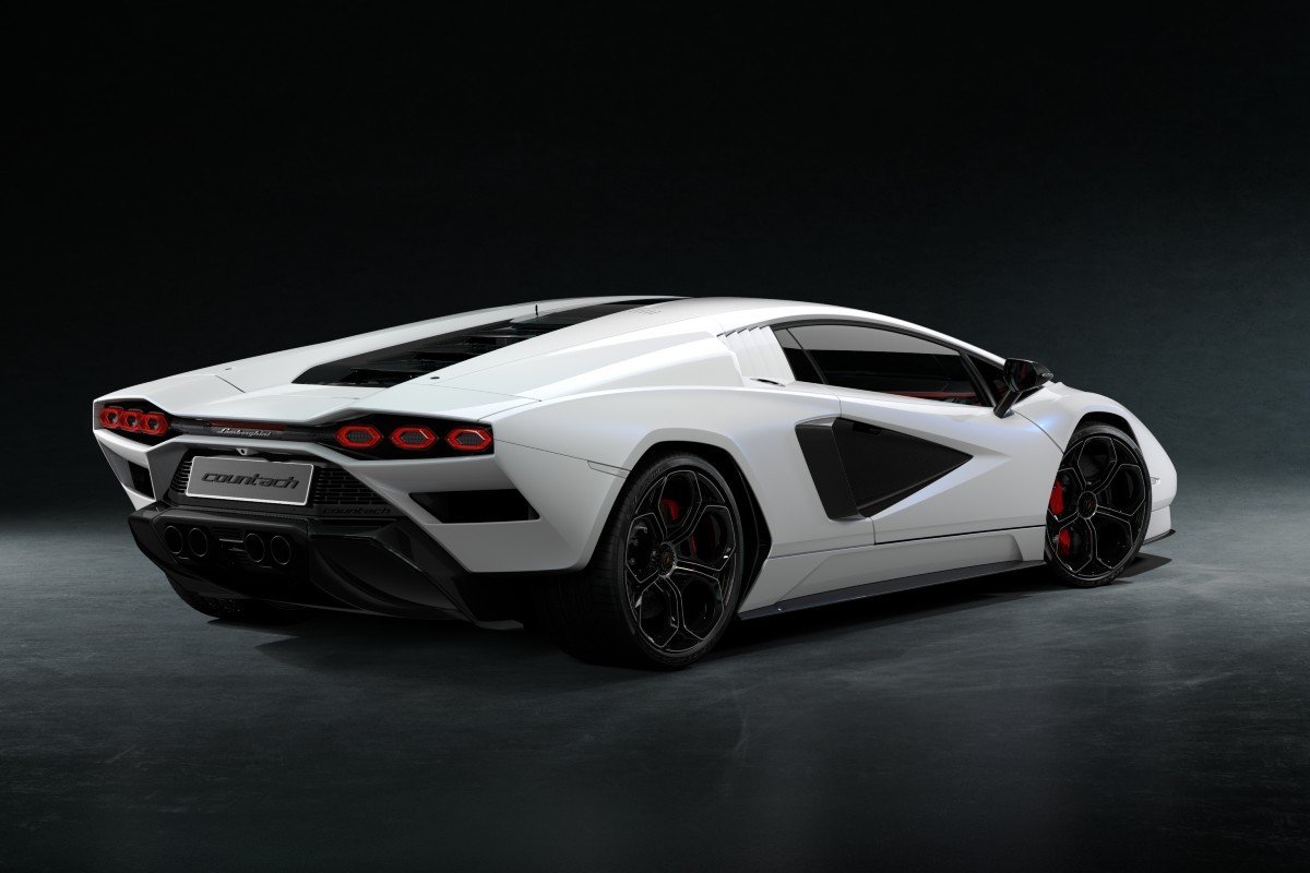 Lamborghini Countach LPI 800-4 2022: un clásico para tiempos modernos