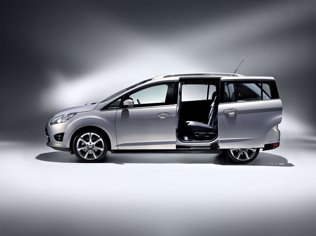 Ford Focus Grand C-Max: Siete plazas y puertas deslizantes.