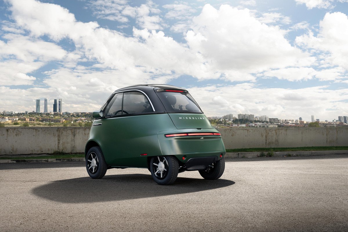 El Micro Microlino llega a España: todos los detalles del eléctrico urbano