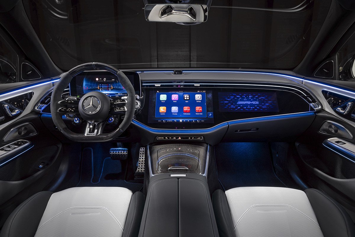 Mercedes-AMG E 53 HYBRID 4MATIC+: altas prestaciones_interior