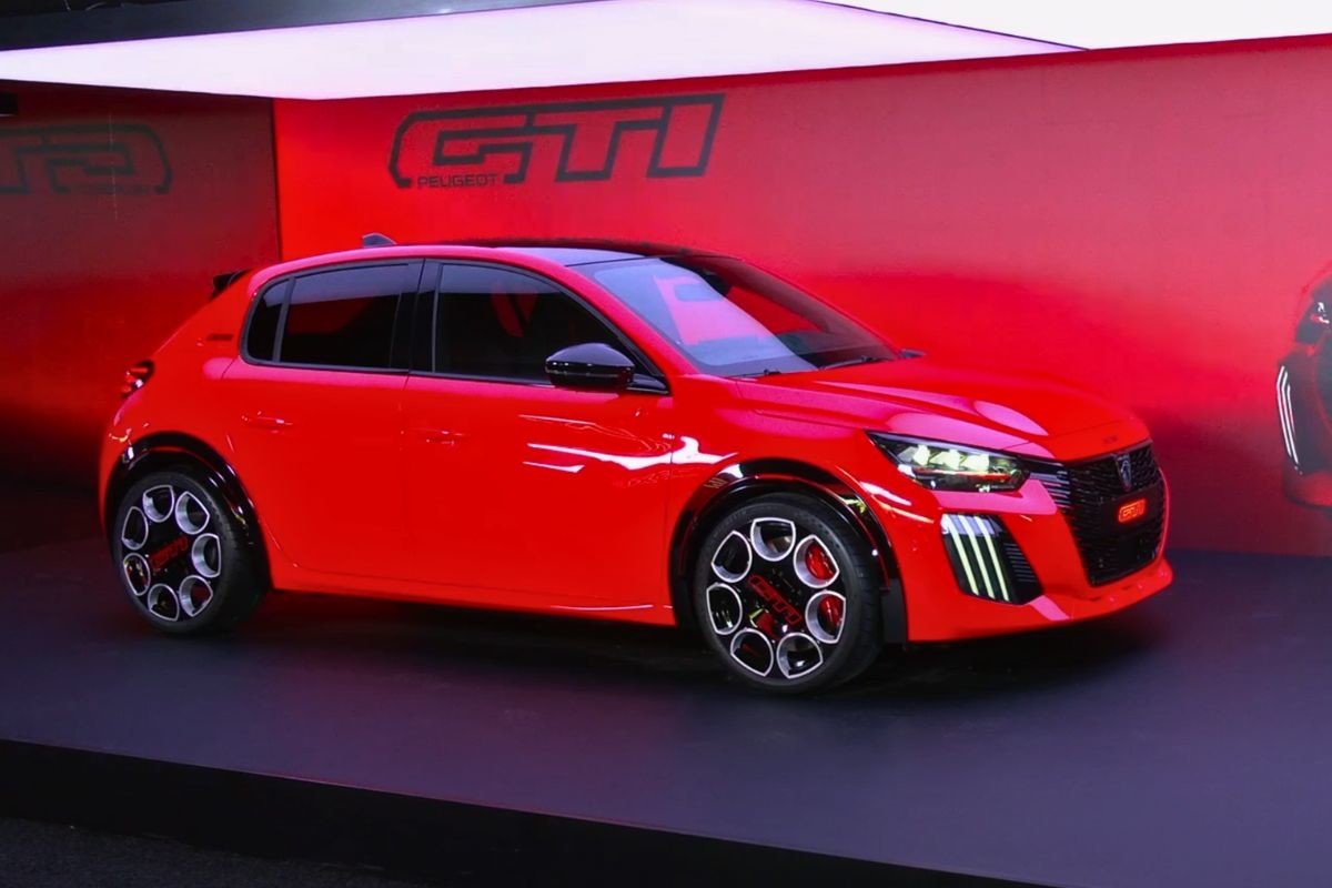 Peugeot e-208 GTI: vuelve el mito como coche eléctrico ¿Digno rival del Alpine A290?
