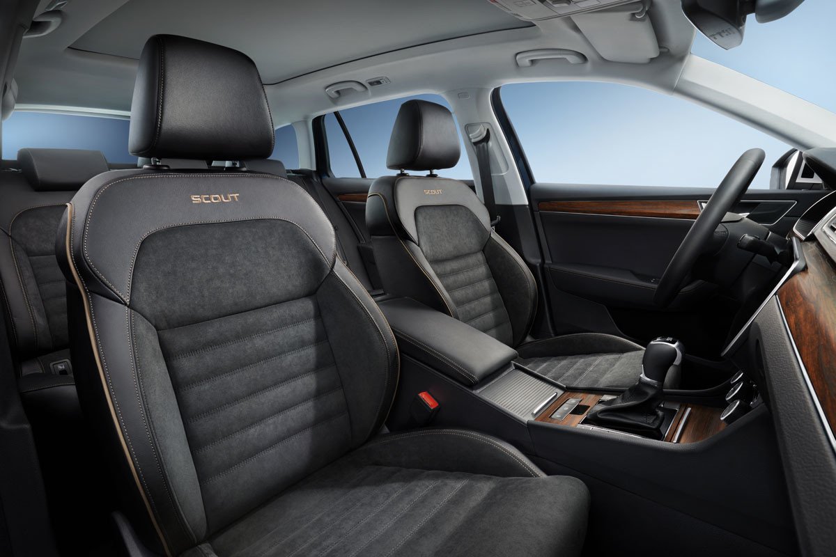 Nuevo Skoda Superb: por primera vez con variante híbrida enchufable y carrocería Scout
