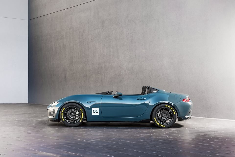 Mazda presenta los MX-5 Spyder y MX-5 Speedster en el SEMA Show