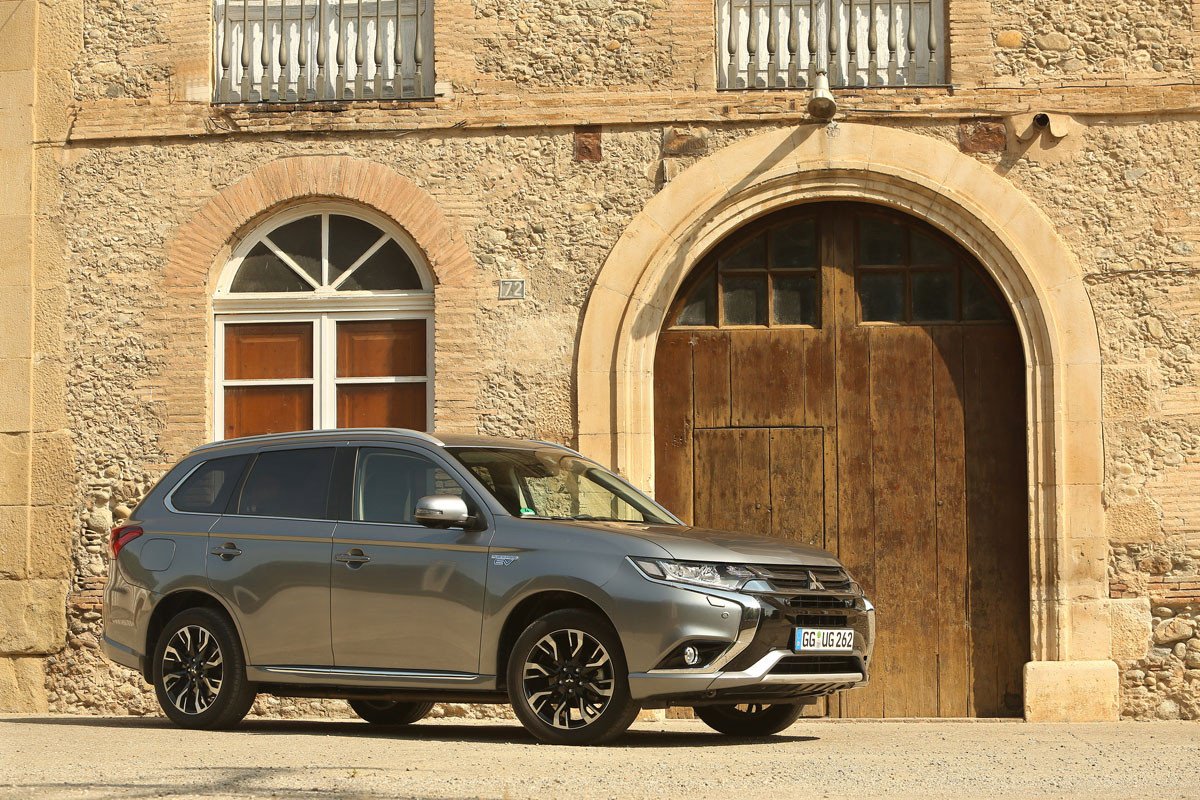 Nuevo Mitsubishi Outlander PHEV: renovación acertada