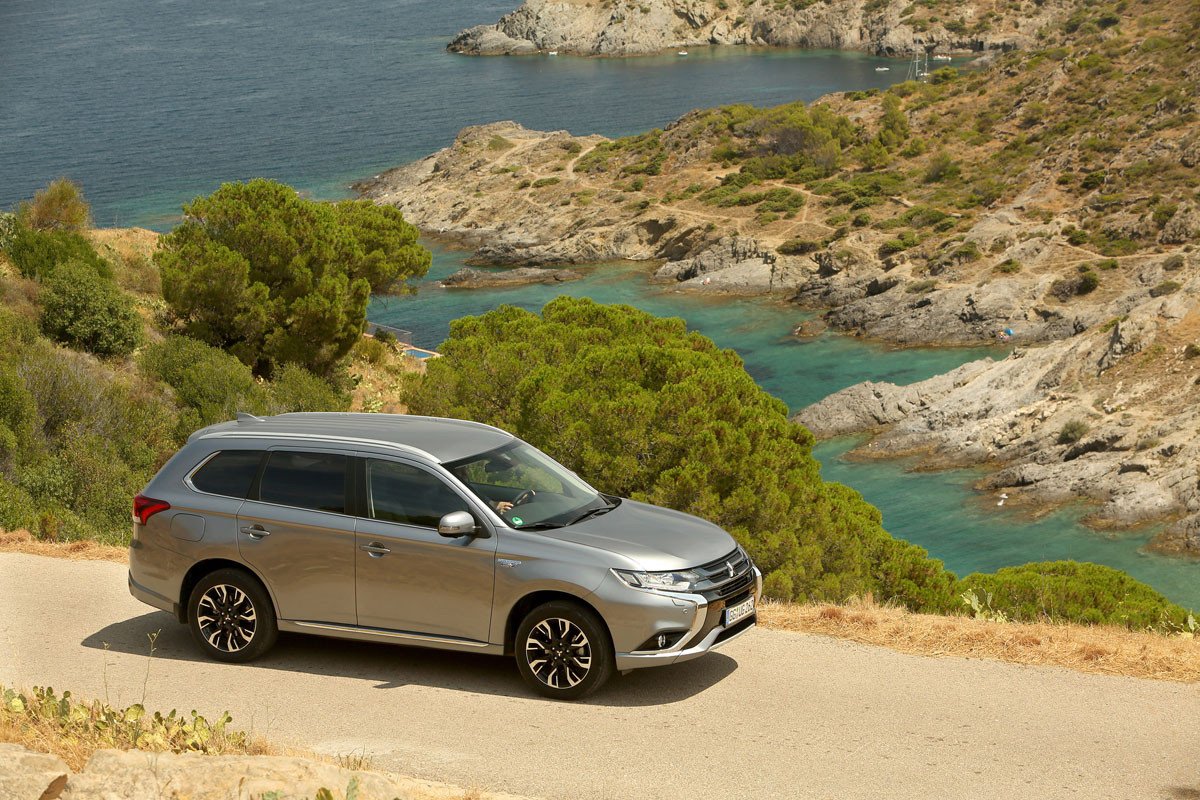 Nuevo Mitsubishi Outlander PHEV: renovación acertada