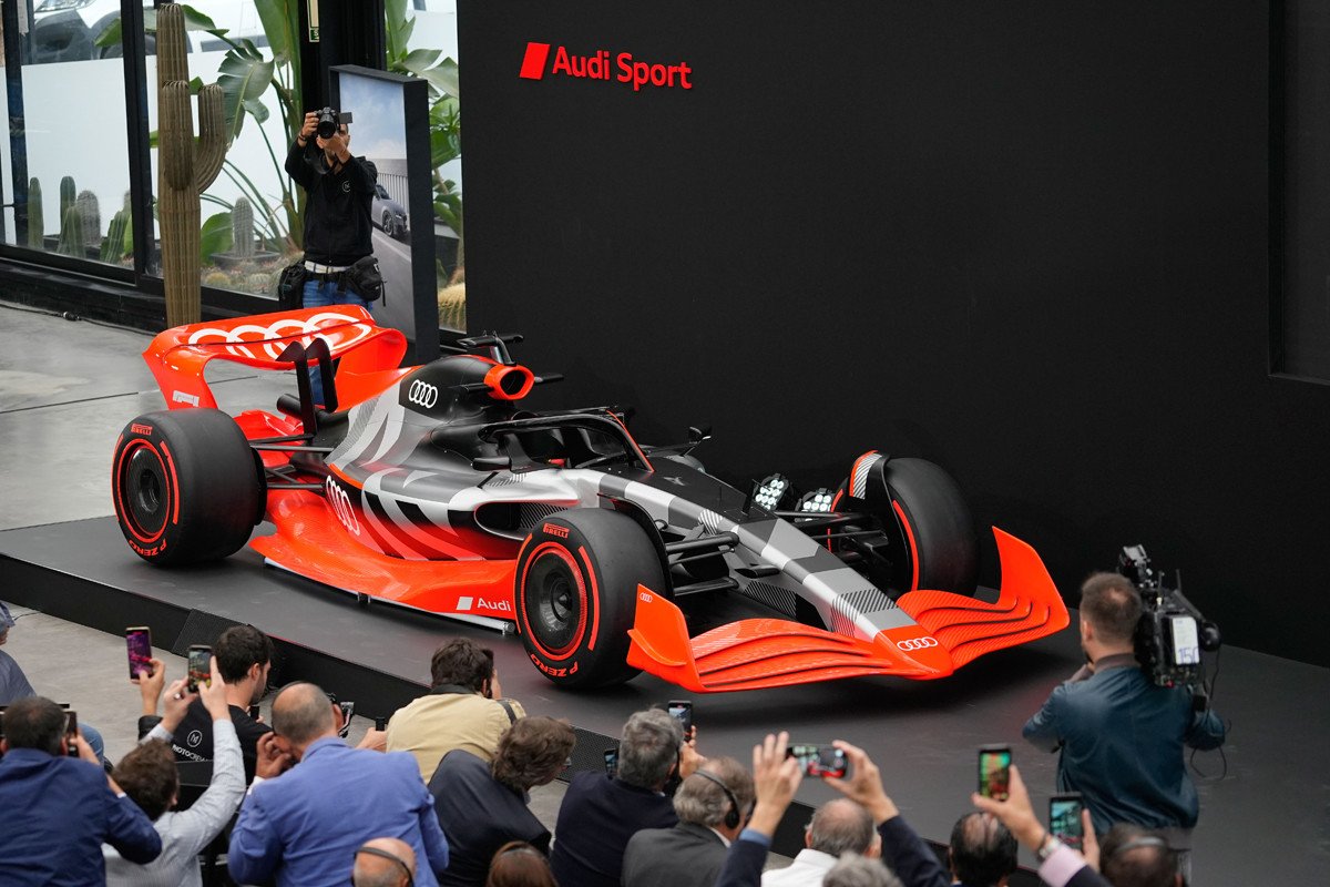 Audi presenta su proyecto de Fórmula 1 en Madrid, con Adam Baker como protagonista