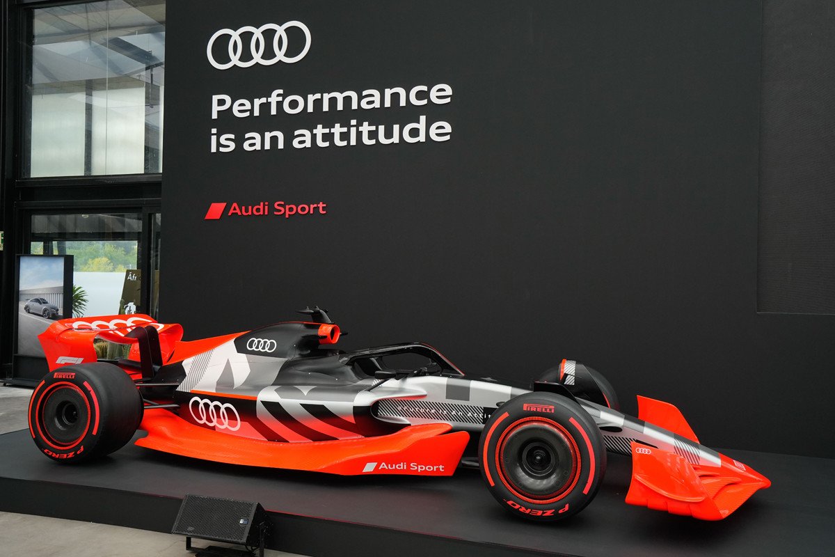 Audi presenta su proyecto de Fórmula 1 en Madrid, con Adam Baker como protagonista