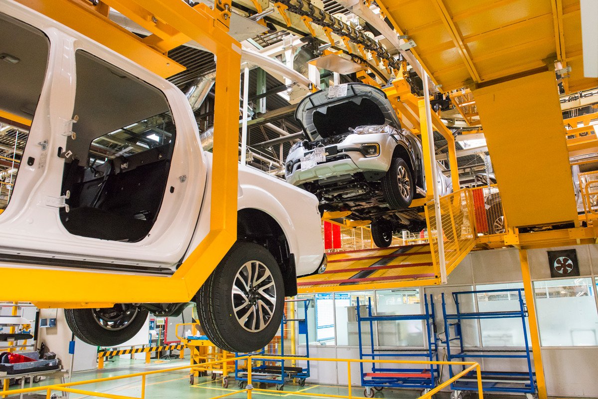 Nissan concluye su producción en Barcelona sin un futuro claro para sus plantas