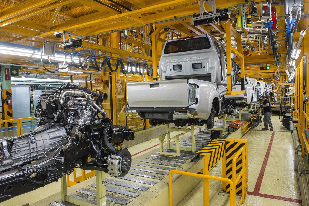 Nissan concluye su producción en Barcelona sin un futuro claro para sus plantas