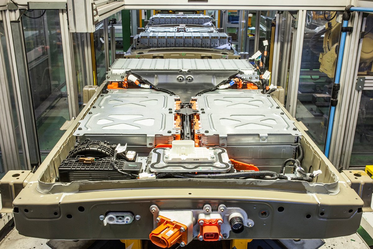 Nissan concluye su producción en Barcelona sin un futuro claro para sus plantas