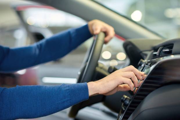 Trucos para usar correctamente la calefacción del coche y no gastar más combustible  