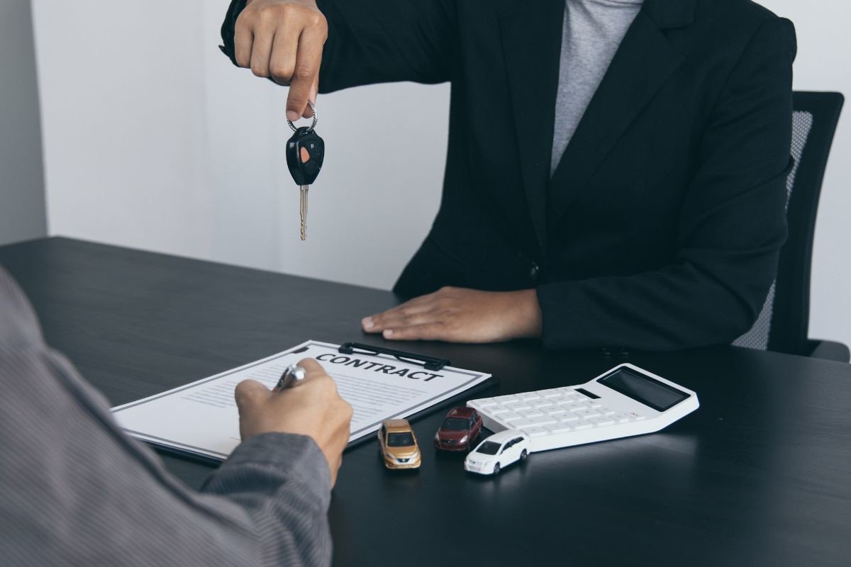¿Qué es el renting de coches y qué debes saber antes de firmar un contrato?