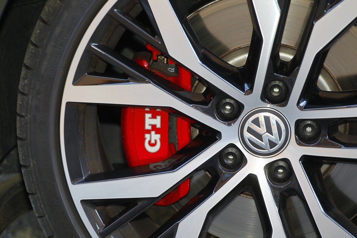 Prueba: Volkswagen Golf GTI Performance, el GTI definitivo