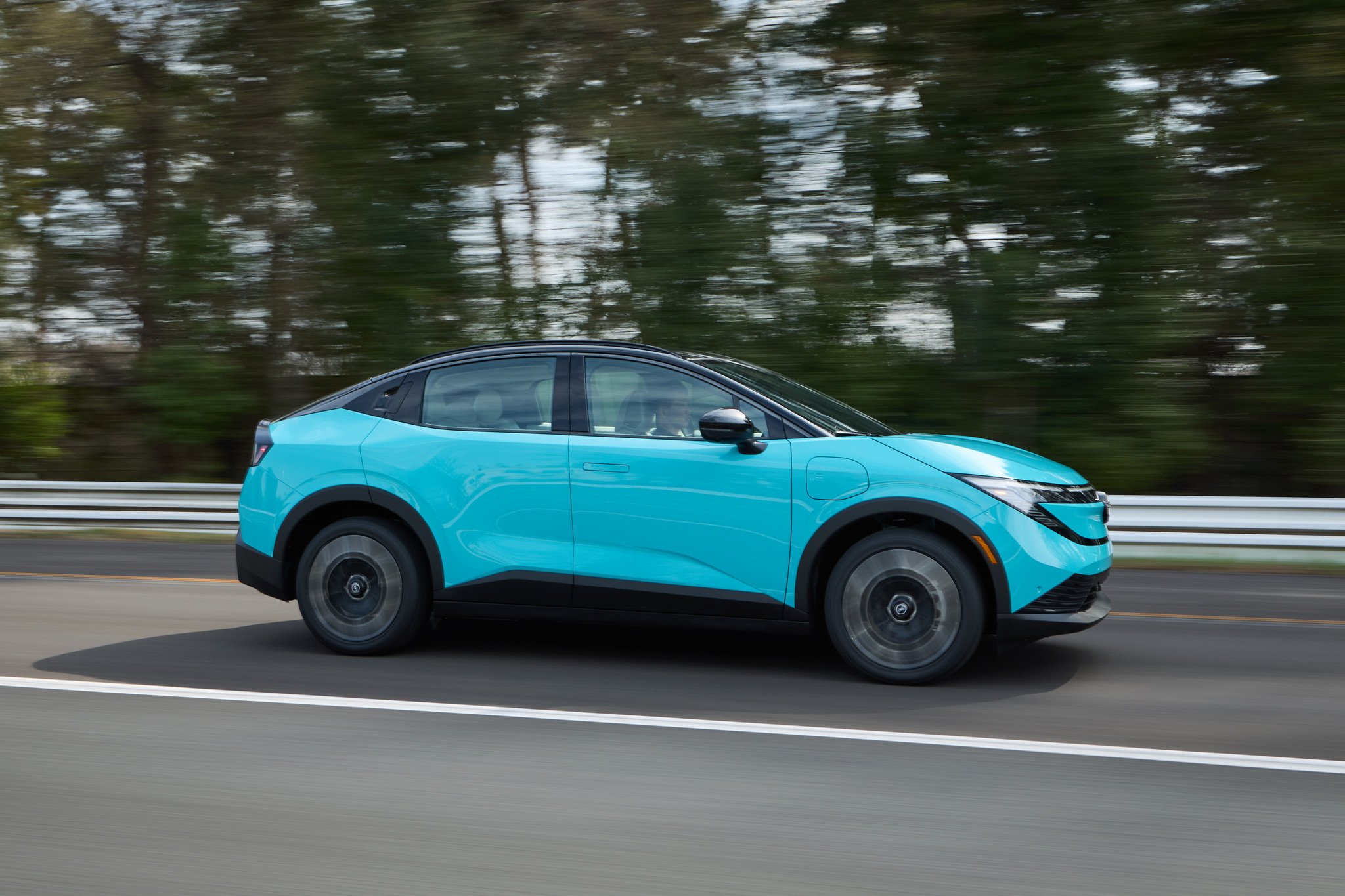 Nissan Leaf 2026 lateral marcha