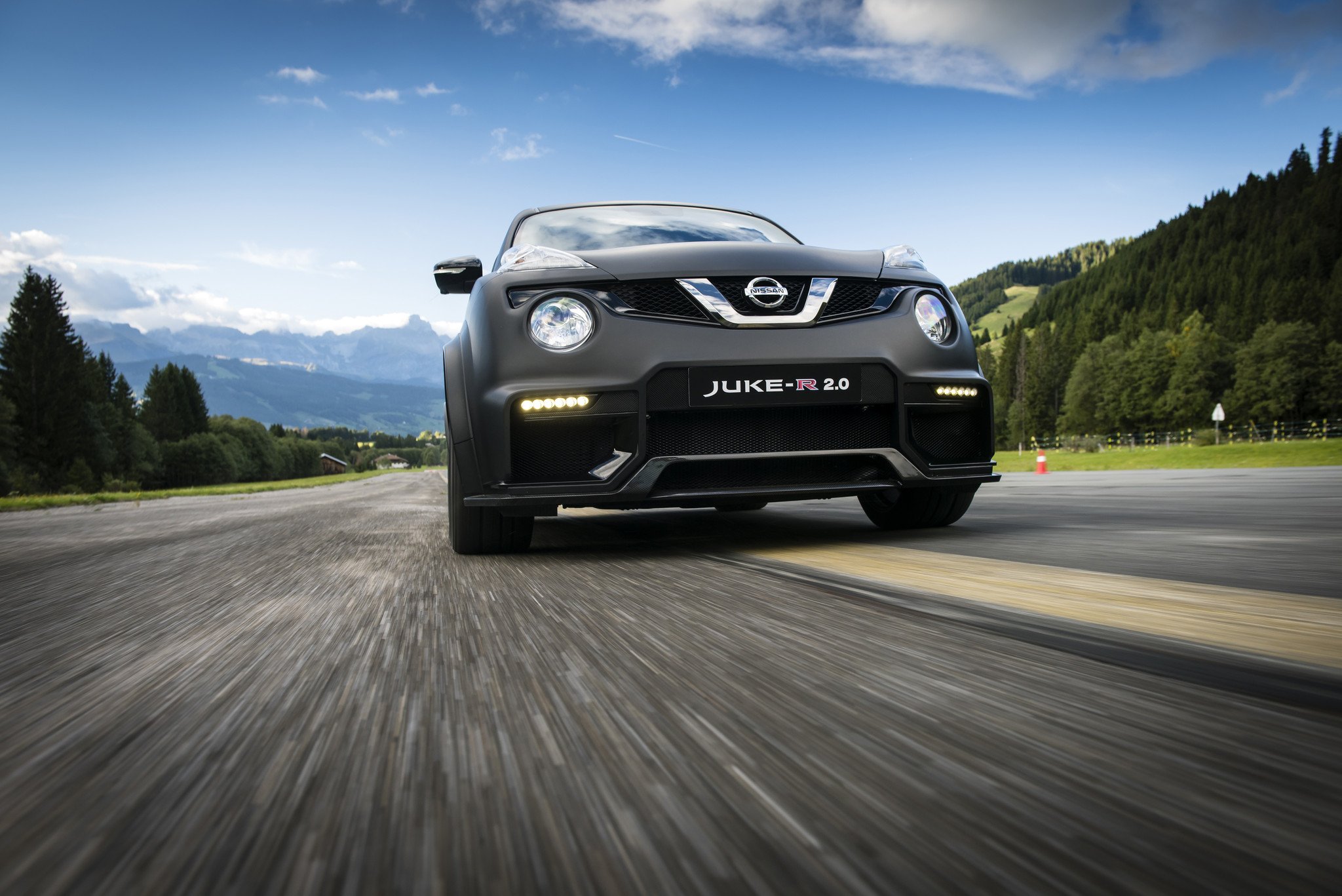 Prueba Juke-R 2.0: 600 CV de SUV extremo