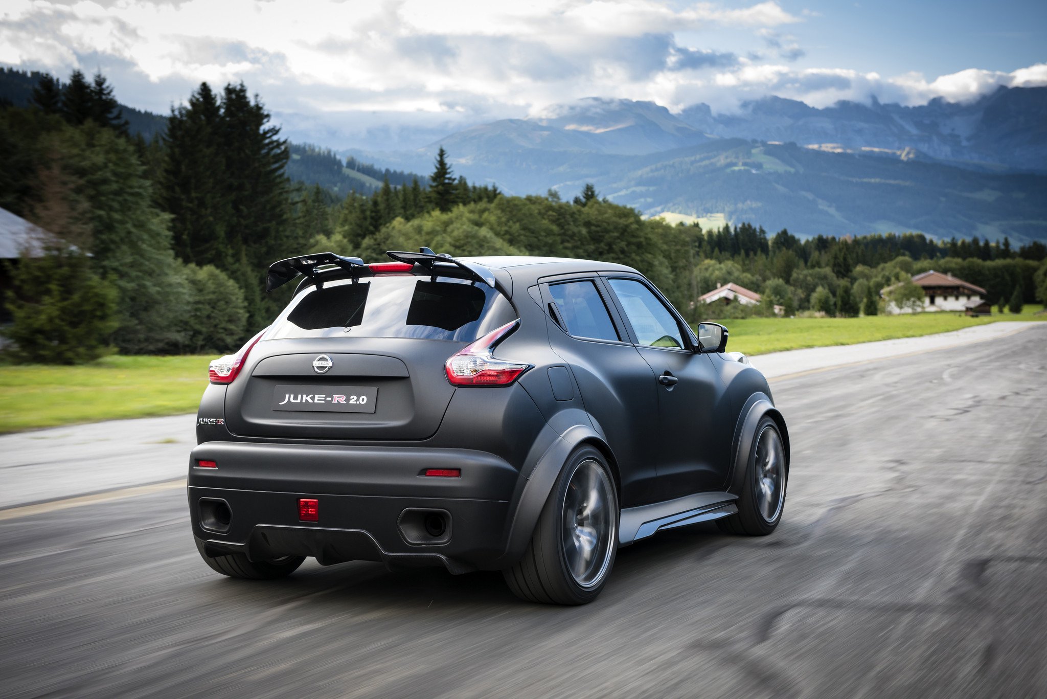 Prueba Juke-R 2.0: 600 CV de SUV extremo