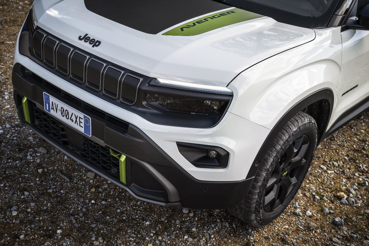 Nuevo Jeep Avenger 4xe: la esperada versión 4x4 con motor híbrido y etiqueta ECO