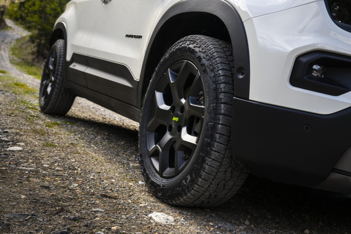 Nuevo Jeep Avenger 4xe: la esperada versión 4x4 con motor híbrido y etiqueta ECO