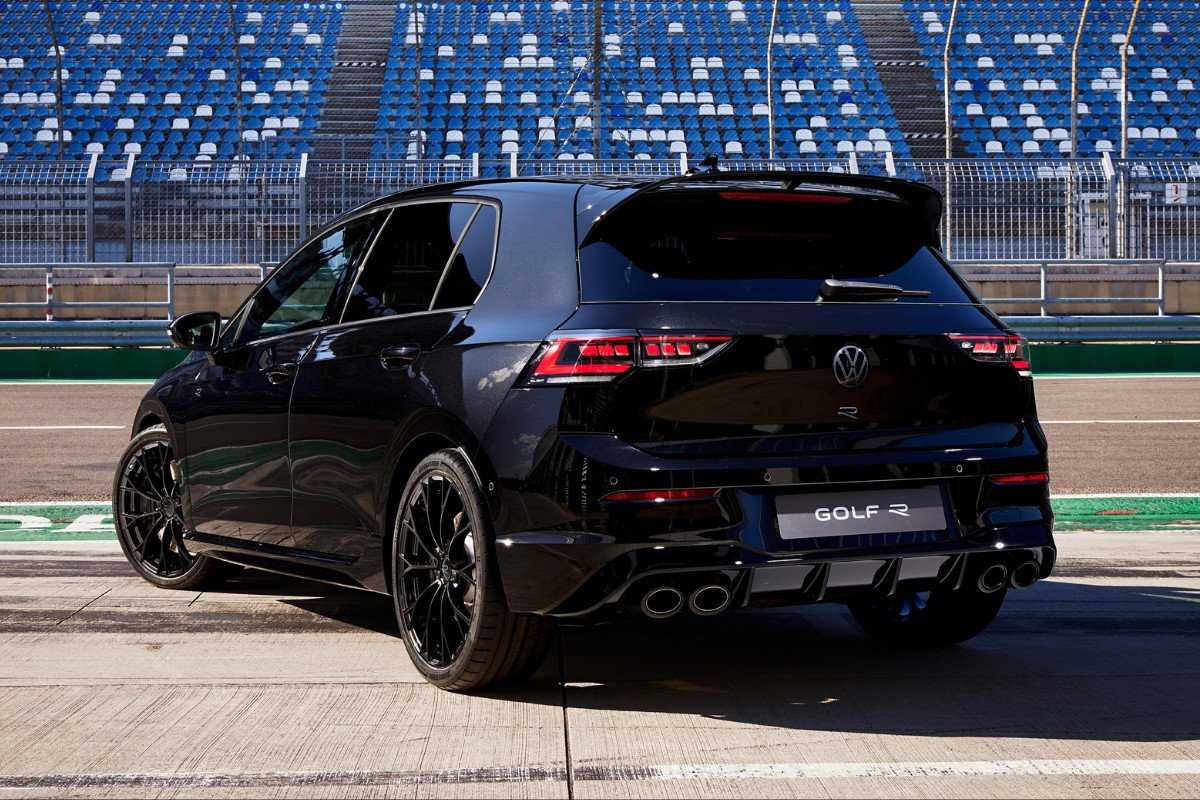 Nuevos Volkswagen Golf R y Golf R Variant 2024: 333 cv para el deportivo del pueblo