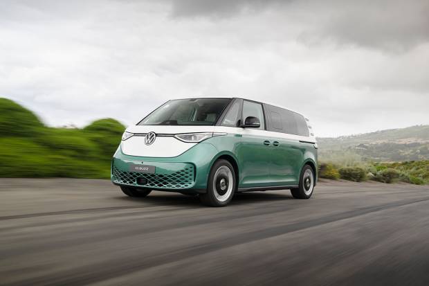 Volkswagen ID. Buzz batalla larga: 7 asientos, batería más grande y un techo de récord 