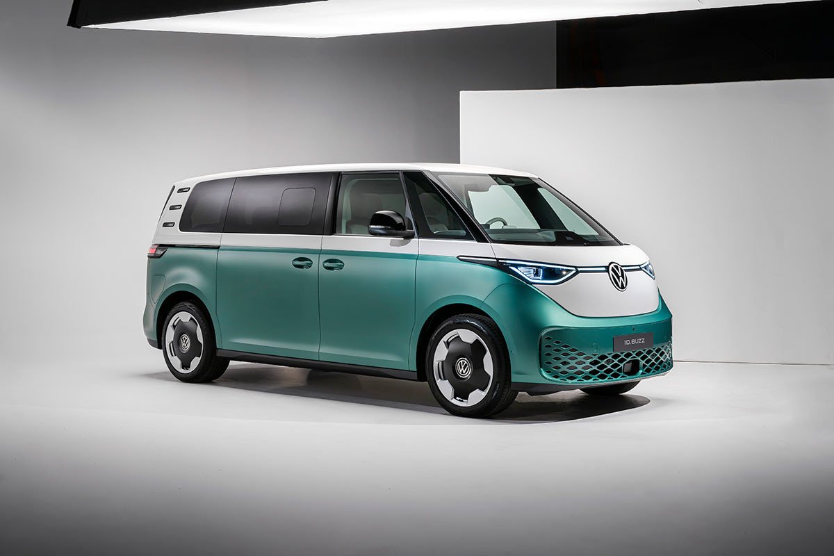Volkswagen ID. Buzz batalla larga: 7 asientos, batería más grande y un techo de récord 