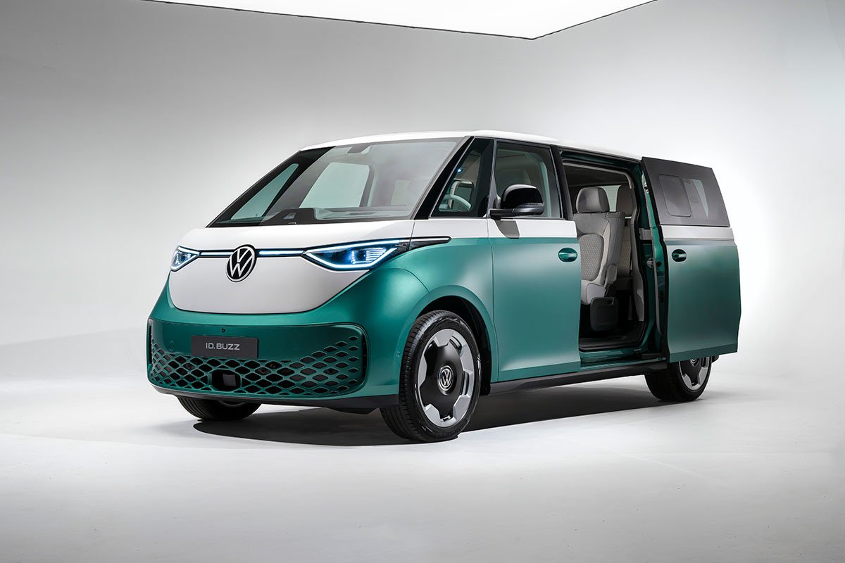 Volkswagen ID. Buzz batalla larga: 7 asientos, batería más grande y un techo de récord 